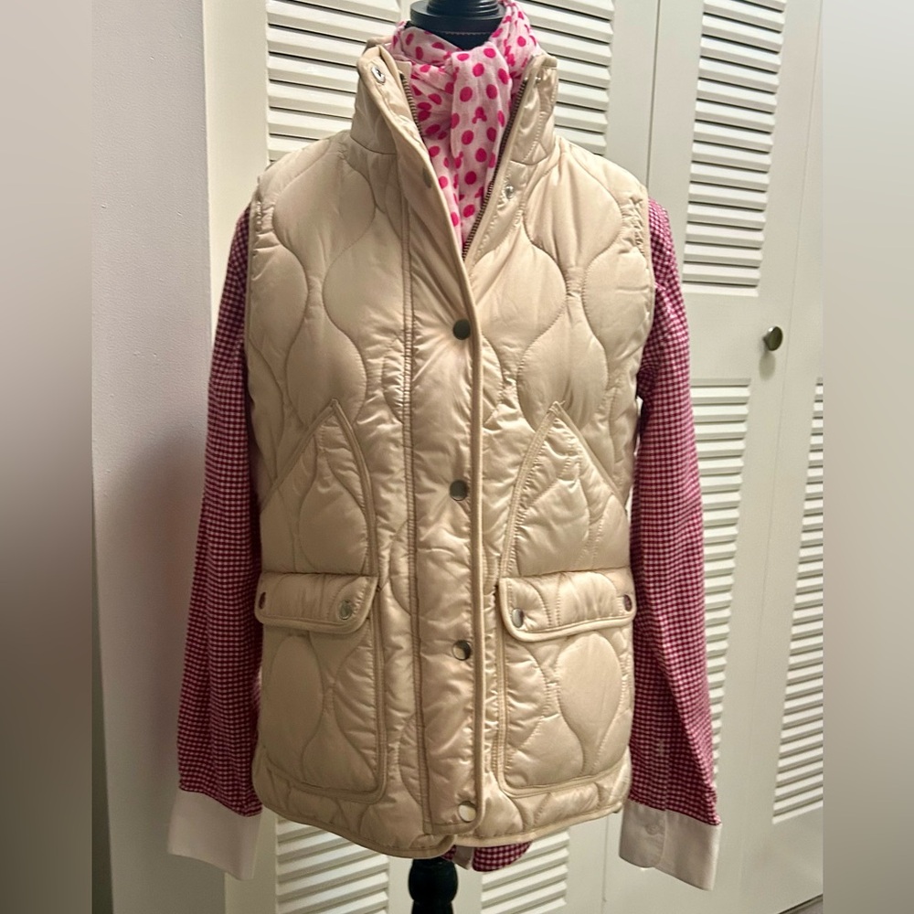 J. Crew Quilted Ivory Signature Puffer Vest, Women’s Small.